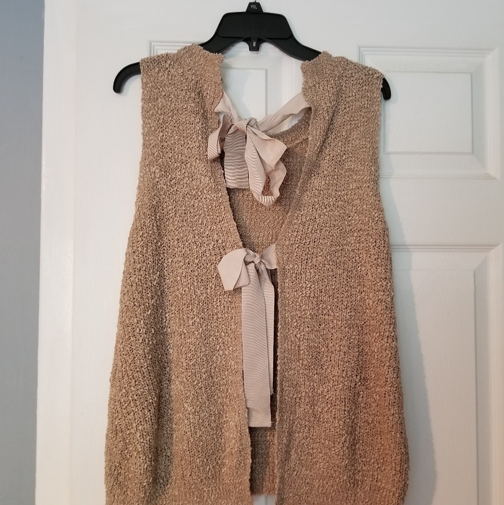 Hummingbird NWOT Sleeveless Tie Back Top S/M. - Picture 2 of 8